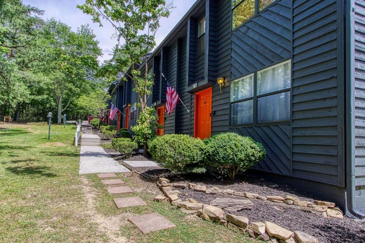 Pinecrest Townhomes-1King 2Bunk Unit- Updated Pigeon Forge Exterior photo