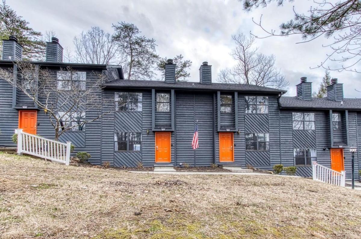 Pinecrest Townhomes-1King 2Bunk Unit- Updated Pigeon Forge Exterior photo